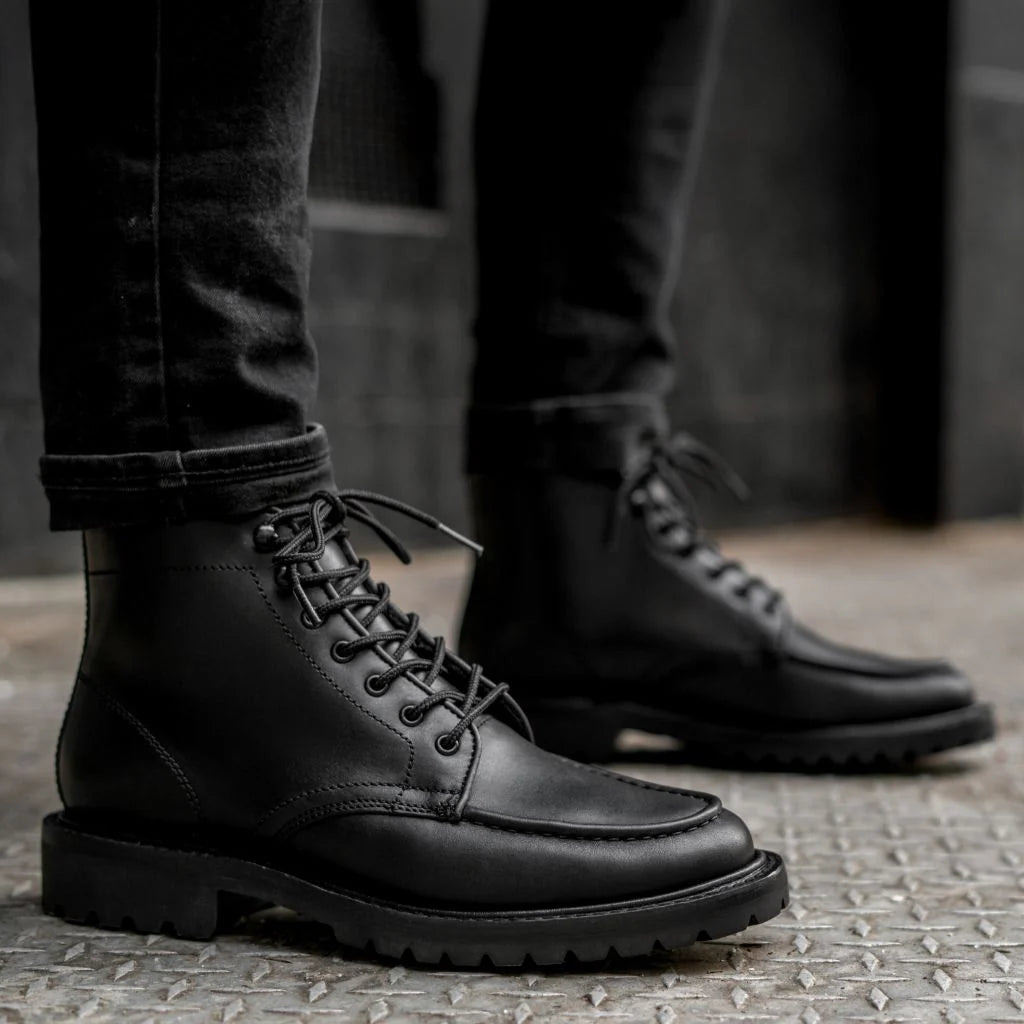 Diplomat | Black